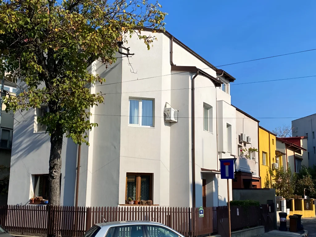 vedere bloc exterior vanzare cumparare apartament Sector 4 București
